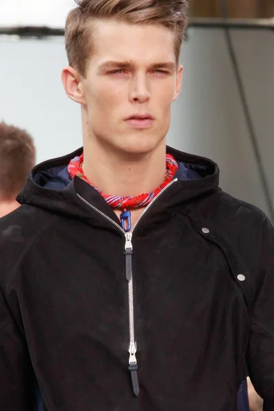 Look 22